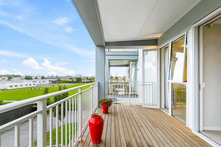 Photo of property in 80 Rewa Rewa Lane, Orewa, 0931