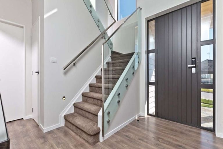 Photo of property in 33 Cilliers Drive, Silverdale, 0932