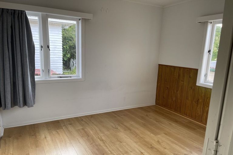 Photo of property in 62 College Road, Northcote, Auckland, 0627