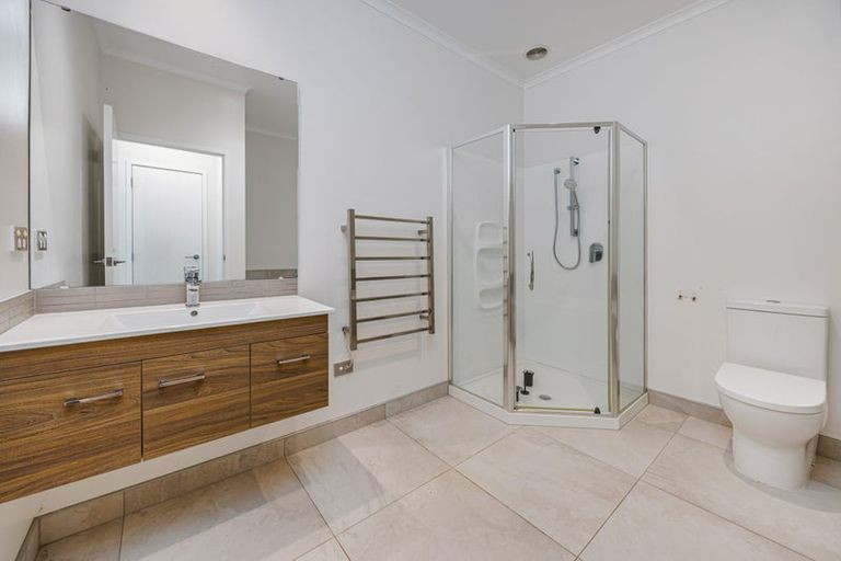 Photo of property in 6 Malbec Place, Huapai, Kumeu, 0810