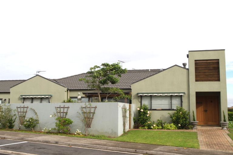 Photo of property in 3 Puma Drive, Golflands, Auckland, 2013