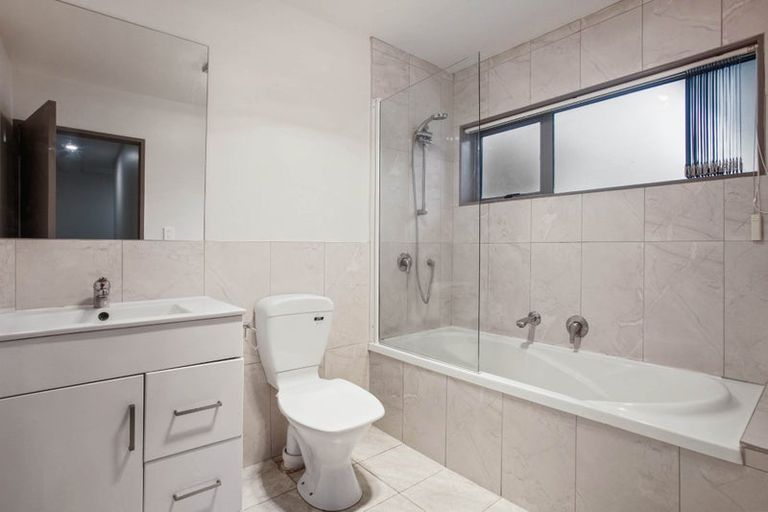 Photo of property in 8 Vino Cina Heights, Ranui, Auckland, 0612