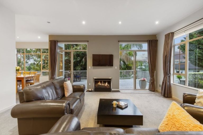 Photo of property in 68 Saddleback Rise, Murrays Bay, Auckland, 0630