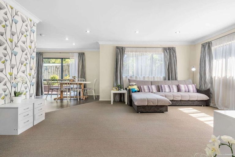 Photo of property in 15a Peach Road, Glenfield, Auckland, 0629