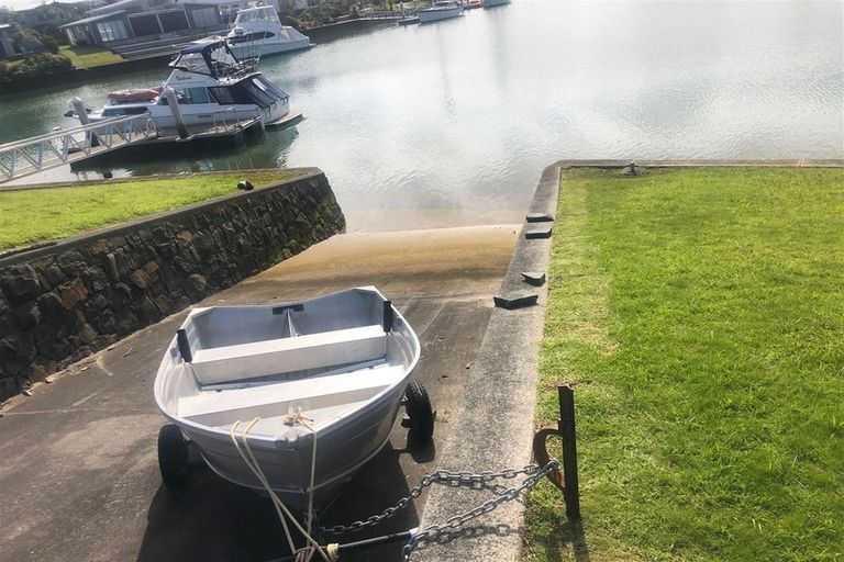 Photo of property in 32 Arawa Lane, Whitianga, 3510