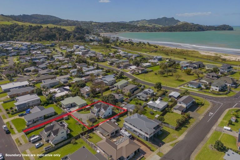 Photo of property in 5 Wells Place, Whitianga, 3510
