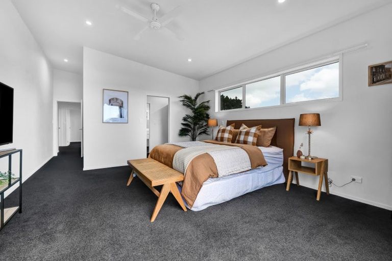 Photo of property in 14 Shearer Drive, Oakura, 4314