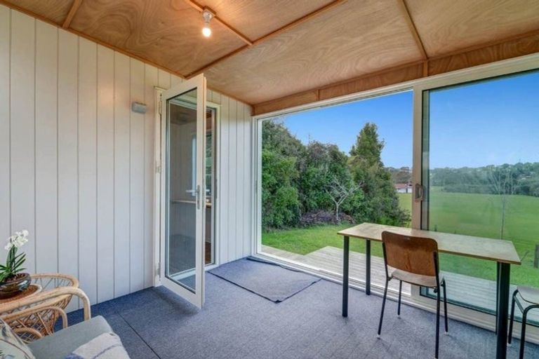 Photo of property in 10 Rimu Road, Stanmore Bay, Whangaparaoa, 0932