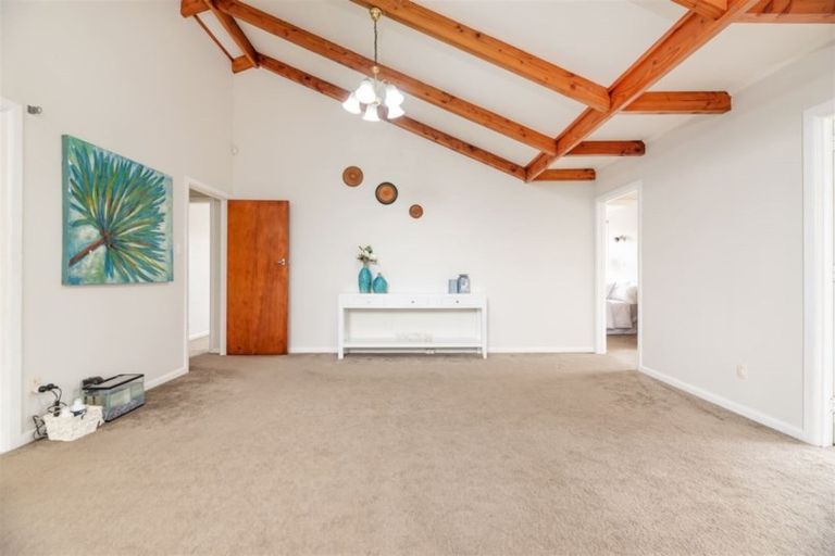 Photo of property in 87 Godley Road, Green Bay, Auckland, 0604