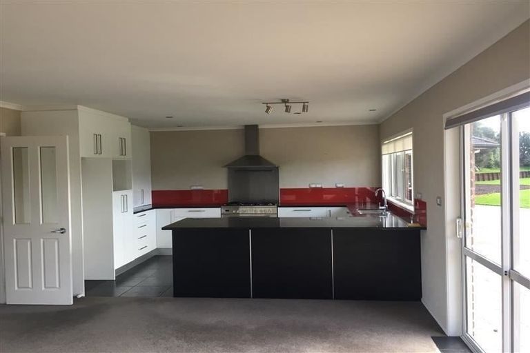 Photo of property in 11 Kendallvale Drive, Waiuku, 2123