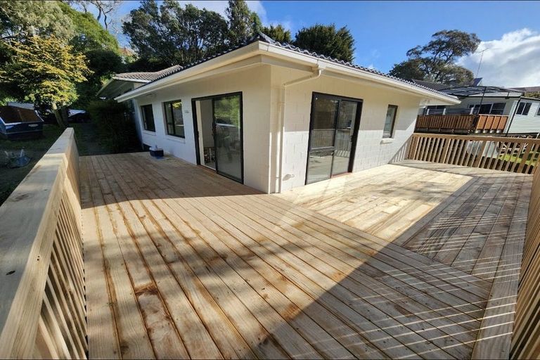 Photo of property in 2/20a Chivalry Road, Glenfield, Auckland, 0629