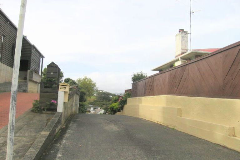 Photo of property in 80a Mana View Road, Paremata, Porirua, 5026