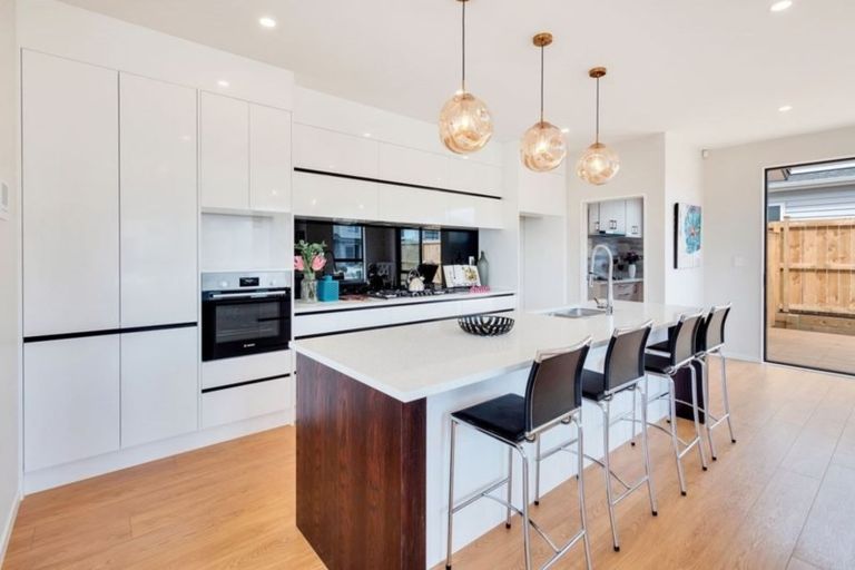 Photo of property in 14 Papareia Road, Karaka, Papakura, 2113