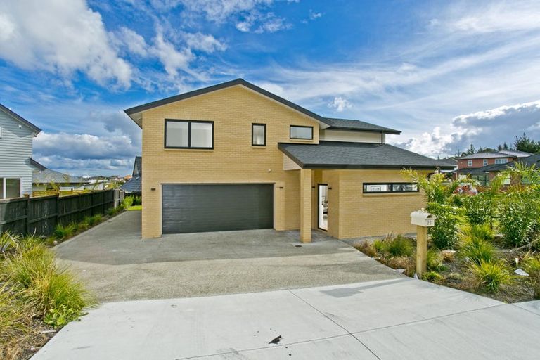 Photo of property in 23 Corricvale Way, Northcross, Auckland, 0632