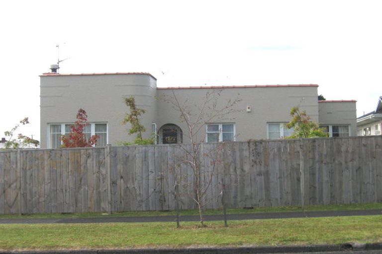 Photo of property in 1/105 Lynwood Road, New Lynn, Auckland, 0600