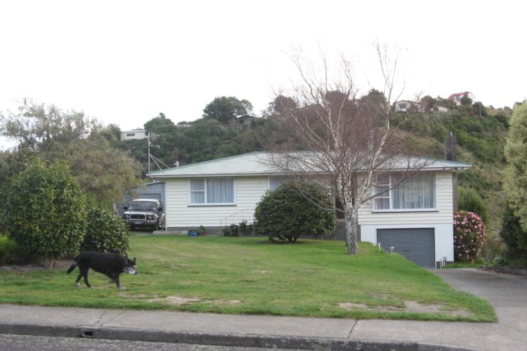 Photo of property in 26 Kaitawa Crescent, Paraparaumu, 5032