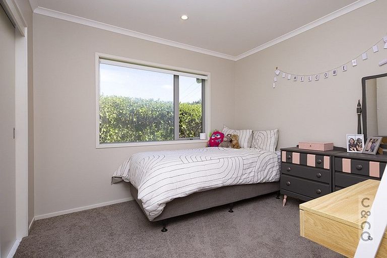 Photo of property in 23 Crabb Fields Lane, Riverhead, 0820