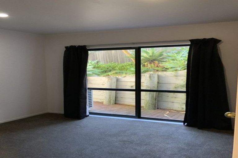 Photo of property in 11 Longview Rise, Massey, Auckland, 0614