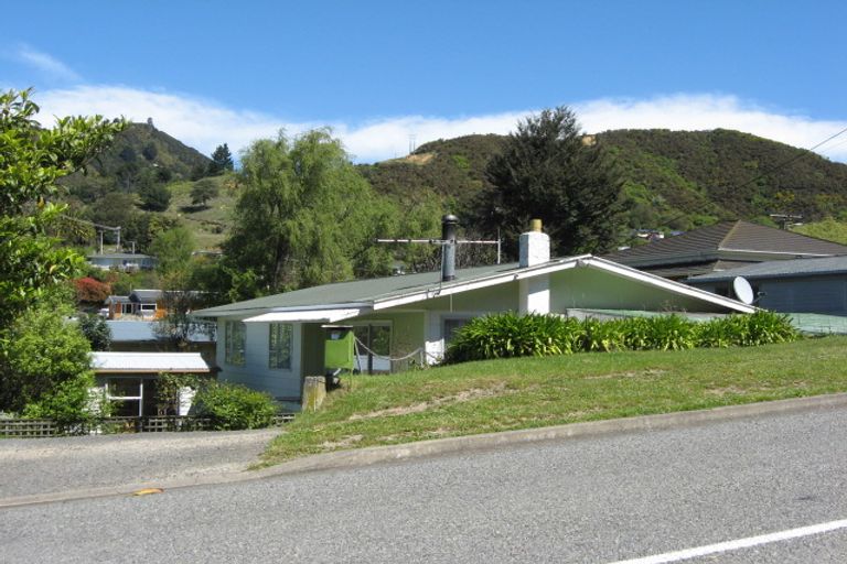 Photo of property in 38 Buller Street, Picton, 7220