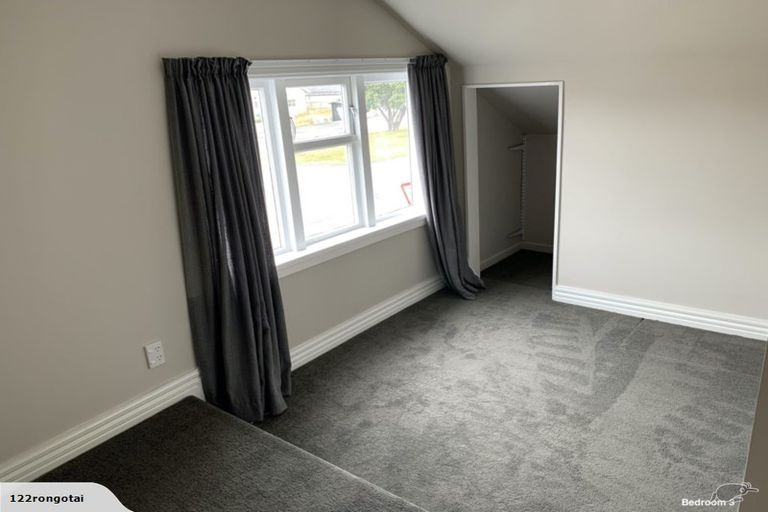 Photo of property in 122 Rongotai Road, Kilbirnie, Wellington, 6022