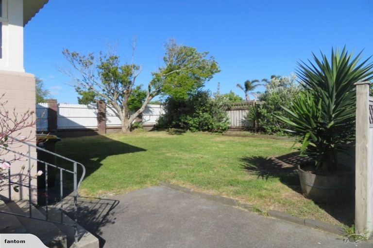 Photo of property in 1/16 Bradbury Road, Botany Downs, Auckland, 2010