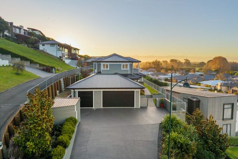 Photo of property in 6 Rushden Rise, Westmorland, Christchurch, 8025