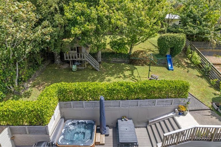 Photo of property in 76 Redwood Avenue, Tawa, Wellington, 5028