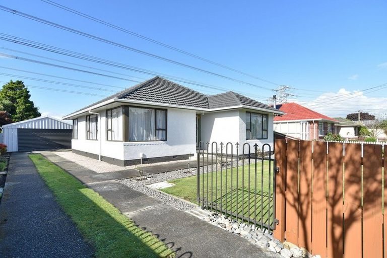Photo of property in 23 Appleby Crescent, Burnside, Christchurch, 8053