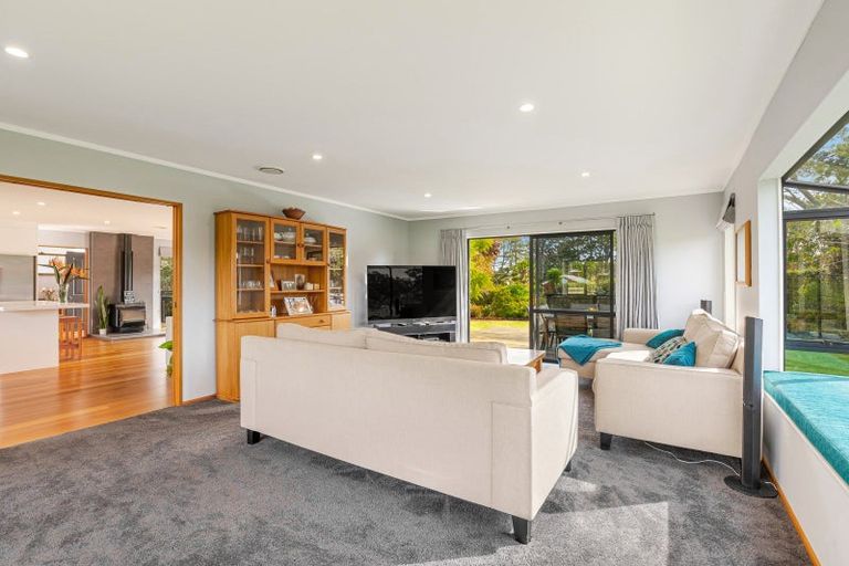 Photo of property in 27 Wintour Road, Waimauku, 0812