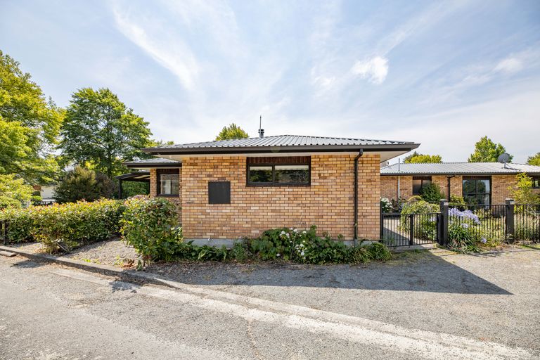 Photo of property in 56 Buckleys Road, Rangiora, 7400