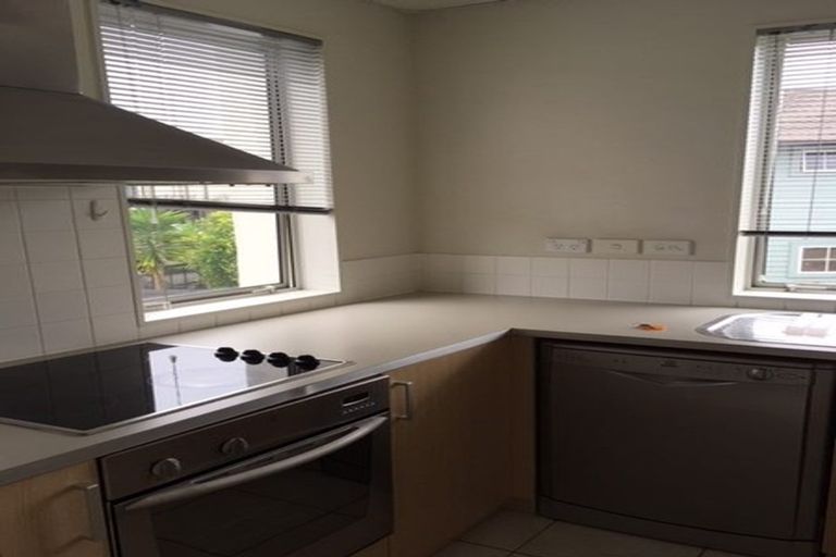 Photo of property in 3 Opito Way, East Tamaki, Auckland, 2013