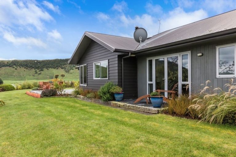 Photo of property in 21 Katelyn Place, Kinloch, Taupo, 3385
