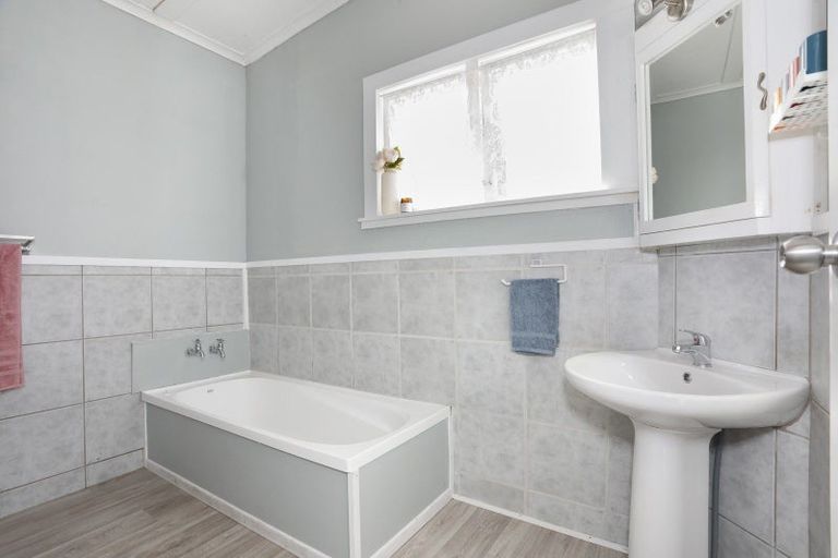 Photo of property in 18 Kowhai Street, Feilding, 4702