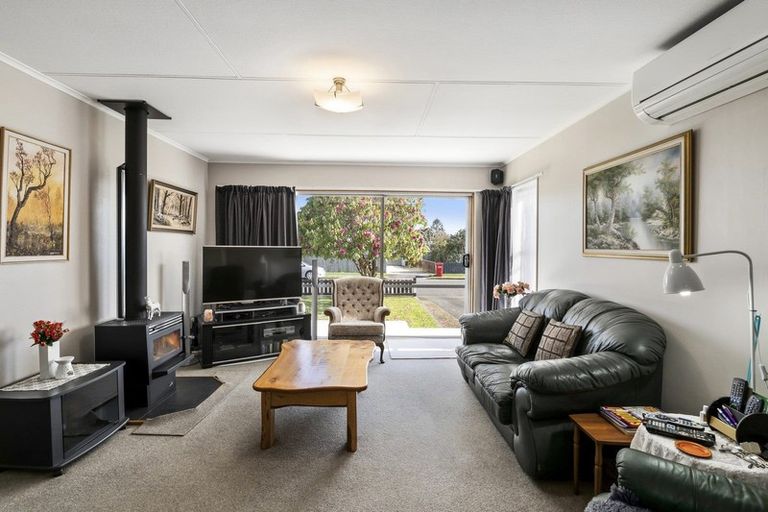 Photo of property in 12 Heather Street, Levin, 5510