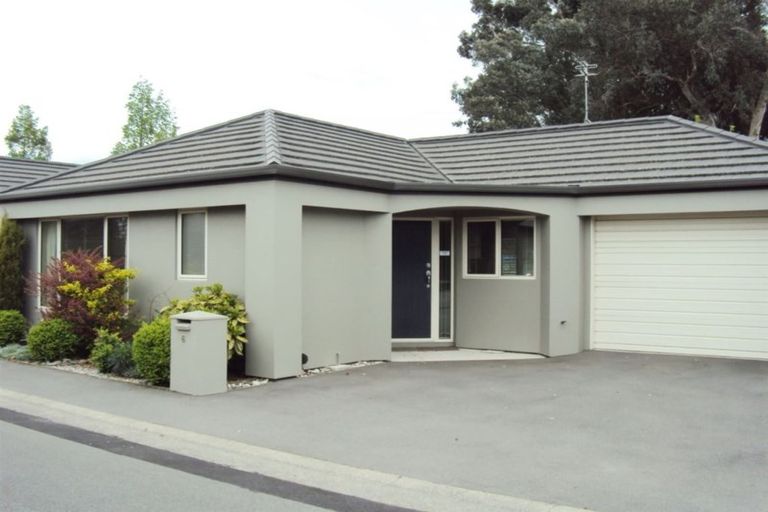 Photo of property in 6 Woodfield Lane, Redwood, Christchurch, 8051