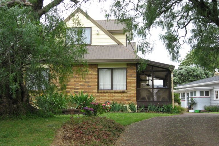 Photo of property in 19 Boyd Avenue, Mangere Bridge, Auckland, 2022