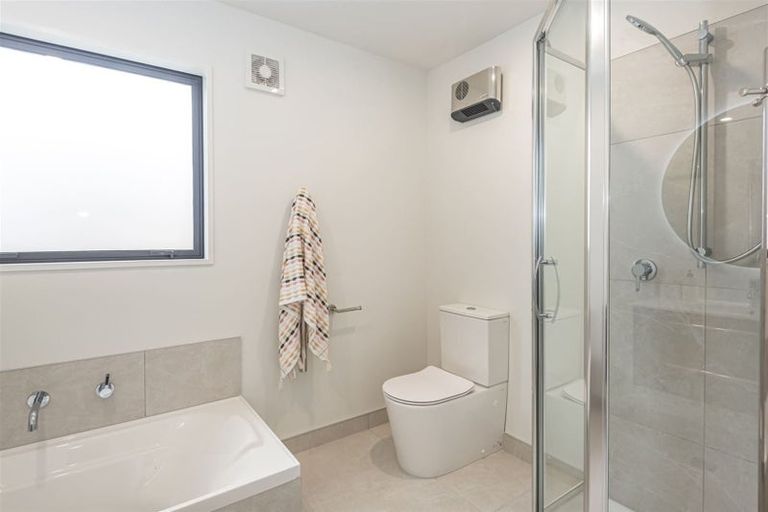 Photo of property in 1/117 Hills Road, Edgeware, Christchurch, 8013