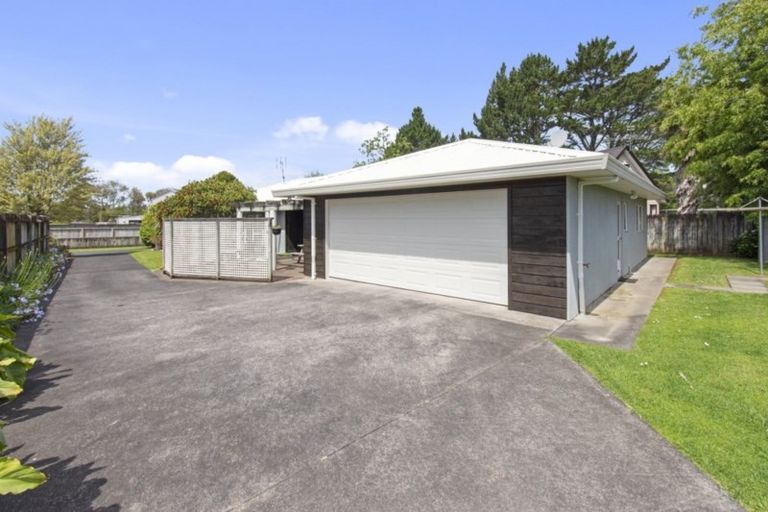 Photo of property in 21 Gardone Terrace, Conifer Grove, Takanini, 2112