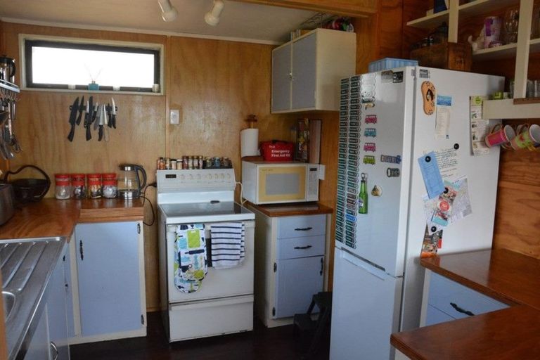 Photo of property in 5 Tokopapa Street, Mokau, 4376