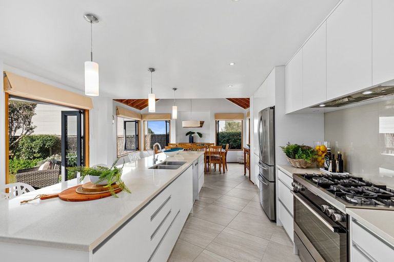 Photo of property in 1 Lagoon Way, Omaha, 0986