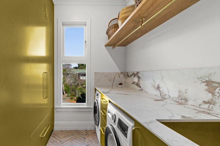 Photo of property in 24 Muritai Crescent, Havelock North, 4130