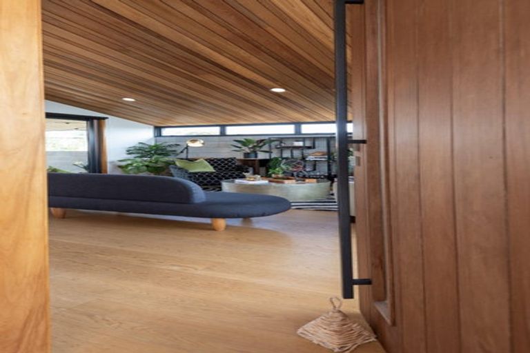 Photo of property in 60 Parkhill Road, Mellons Bay, Auckland, 2014