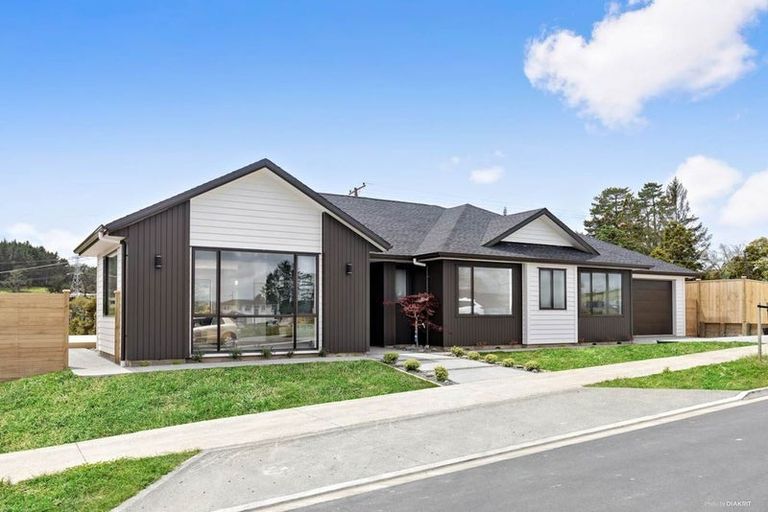 Photo of property in 20 Jeroboam Loop, Kumeu, 0810