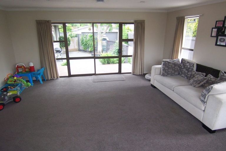 Photo of property in 13 Townshend Crescent, Halswell, Christchurch, 8025