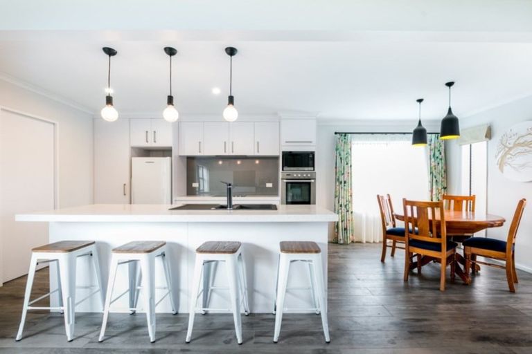 Photo of property in 56 Spriggs Crescent, Greenmeadows, Napier, 4112