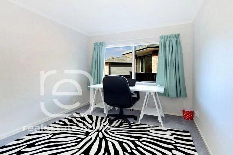 Photo of property in 8 Helen Ryburn Place, Torbay, Auckland, 0630