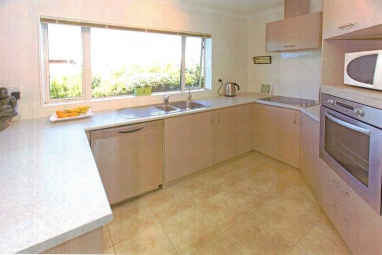 Photo of property in 23 Chesterfield Way, Orewa, 0931