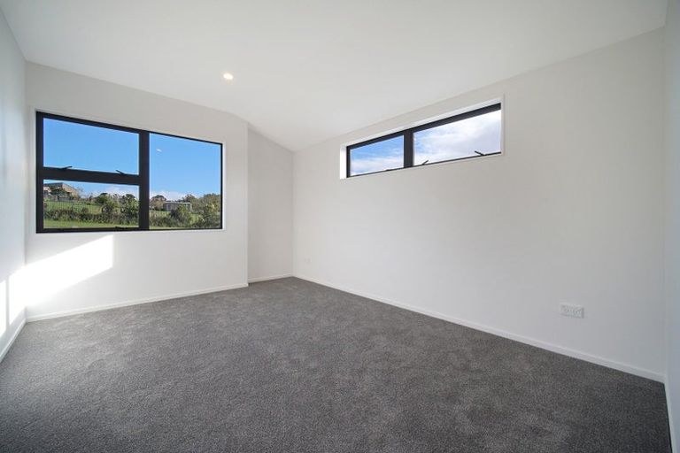 Photo of property in 12 Pleasant Way, Matakatia, Whangaparaoa, 0930
