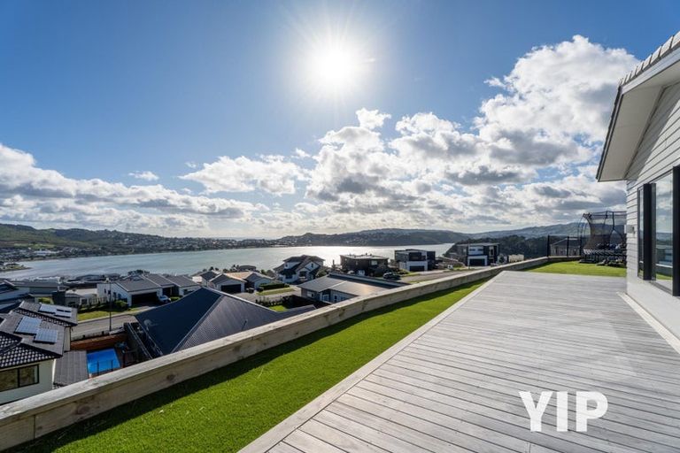 Photo of property in 10 Okupe Grove, Aotea, Porirua, 5024