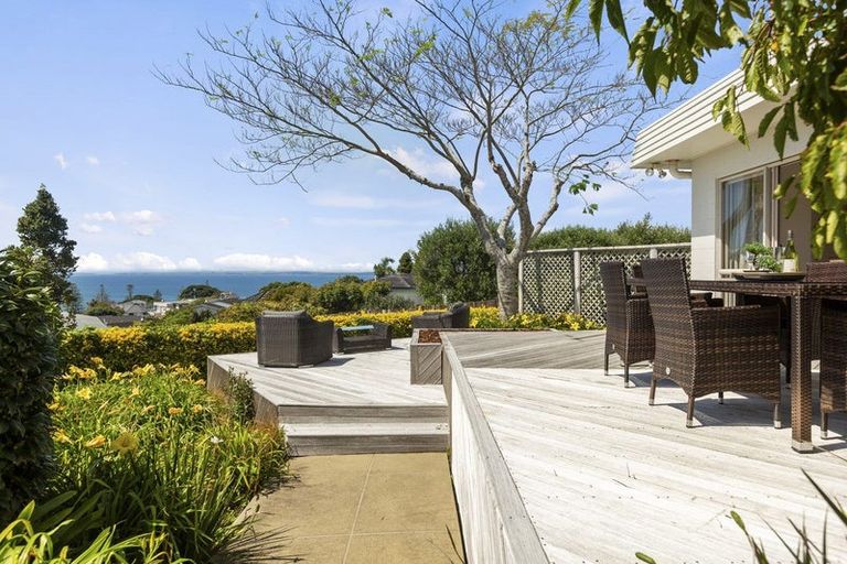 Photo of property in 825 Beach Road, Browns Bay, Auckland, 0630